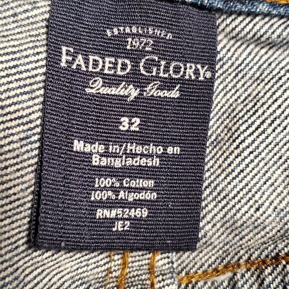 Vintage Bermuda Jean Shorts - Size 32 - Picture 4 of 5